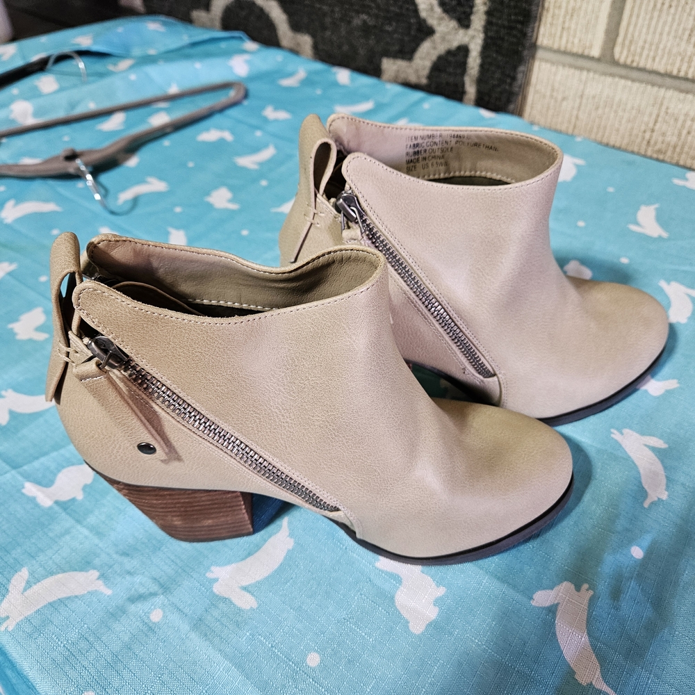 Women's Beige Ankle Boots